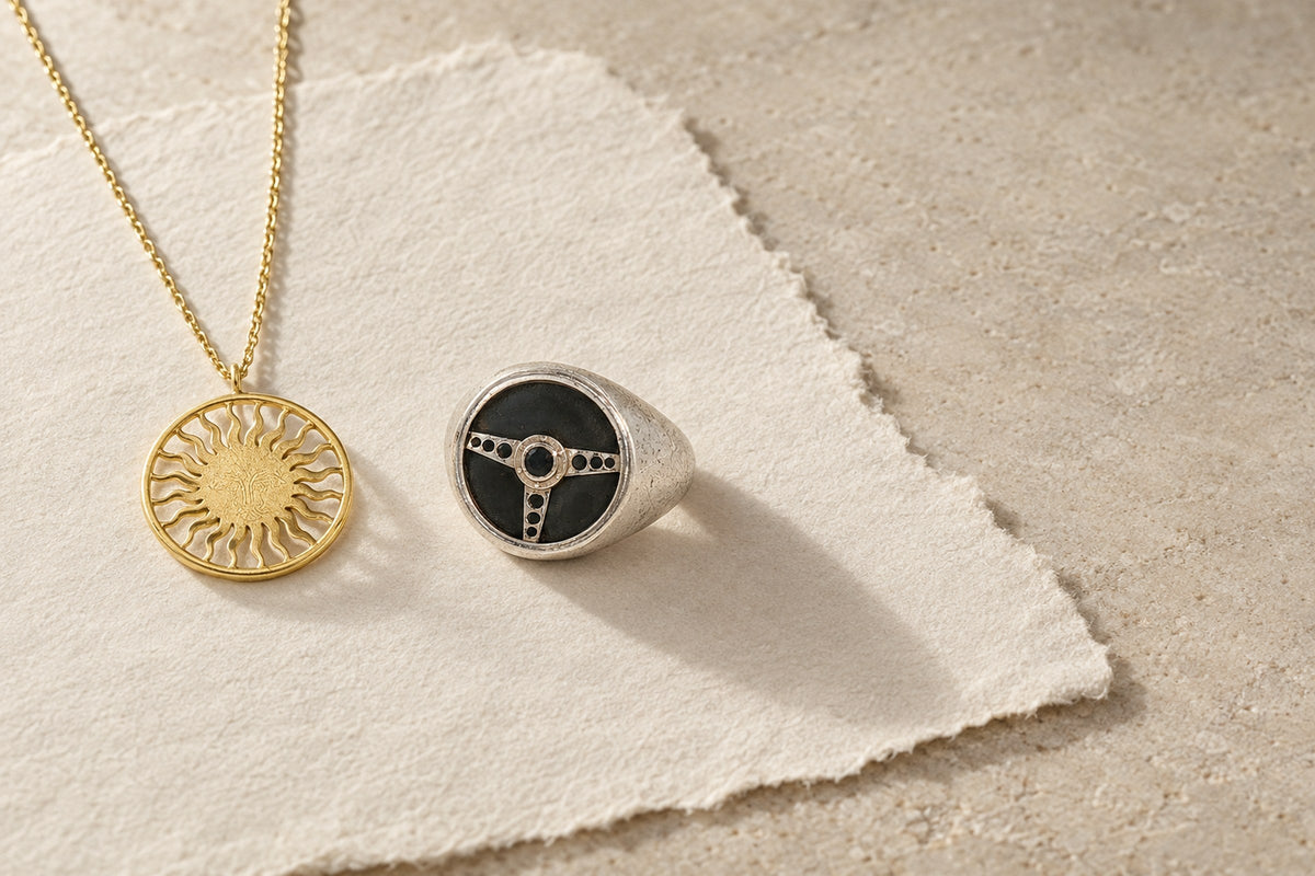 Lesunja New Arrivals - St. Moritz Sun Necklace Medium Yellow Gold, handgefertigt in der Schweiz