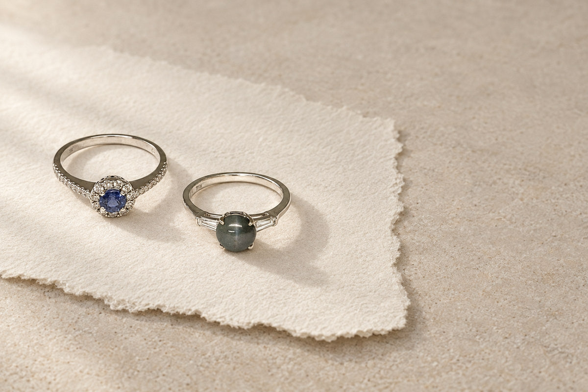 Lesunja Solitaire Rings - Magnifique White Gold Sapphire Diamond Ring, handgefertigt in der Schweiz