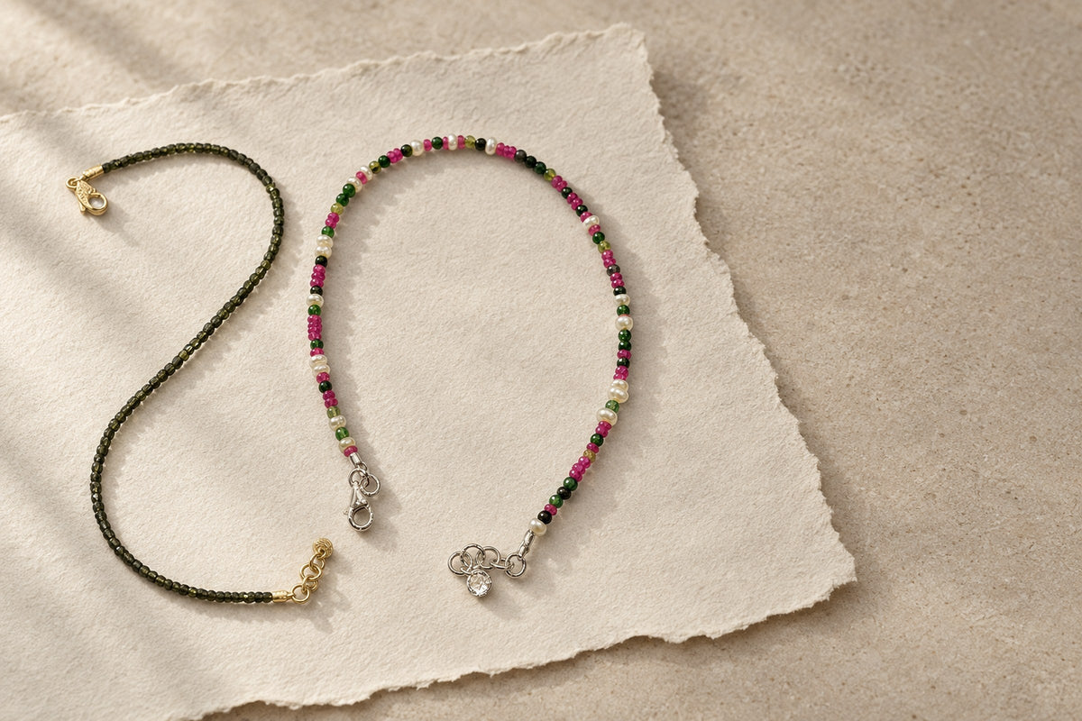 Lesunja Diamond Beads Necklaces and Bracelets - Minute Of The Forest Olive Green Diamond Bracelet, handgefertigt in der Schweiz