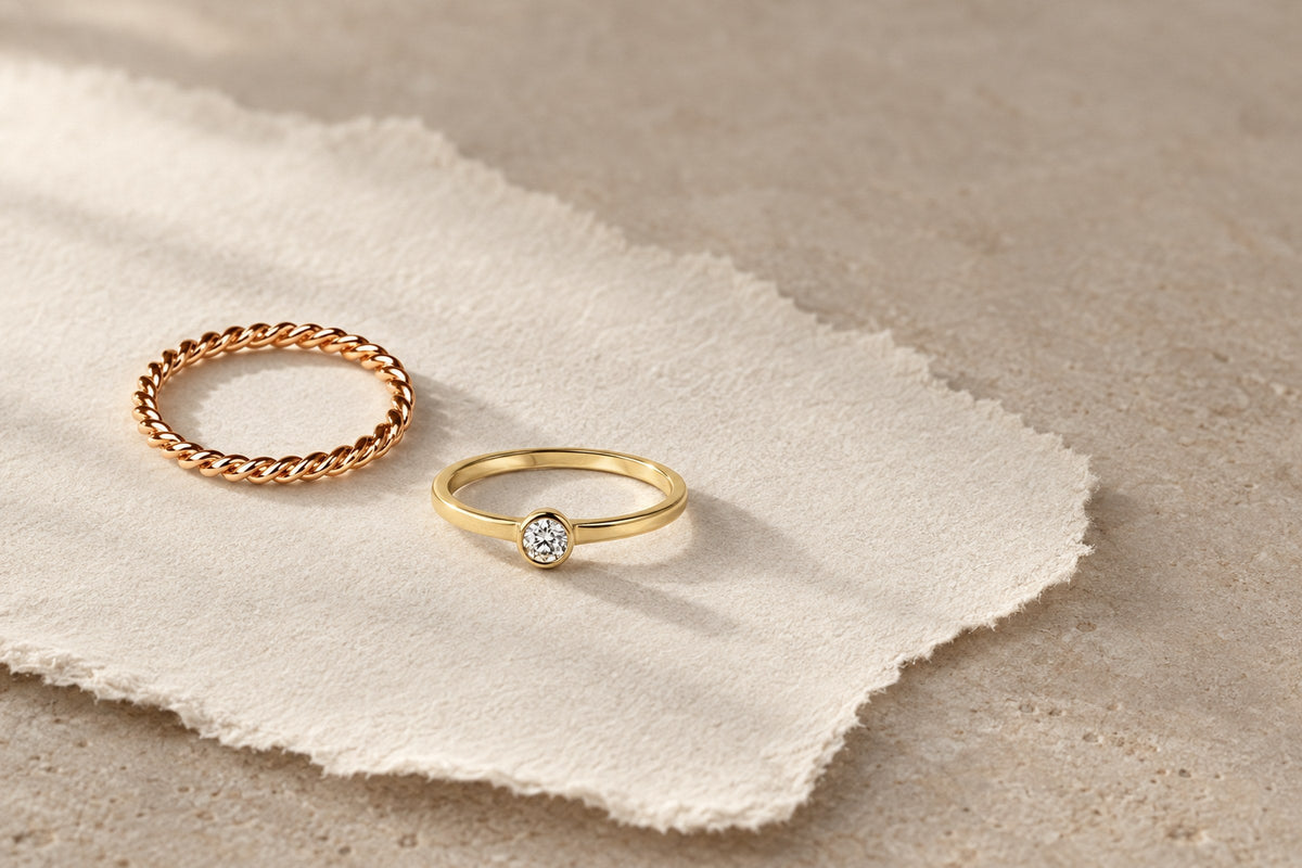 Lesunja Engagement and Wedding Jewellery - Ring Rosé Gold Twisted Polished, handgefertigt in der Schweiz