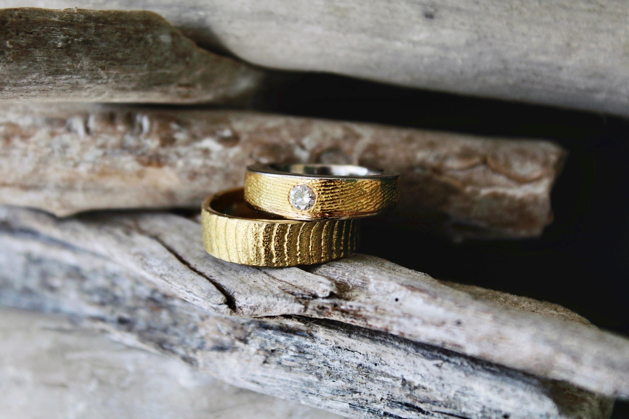 Lesunja Structure Wedding Rings