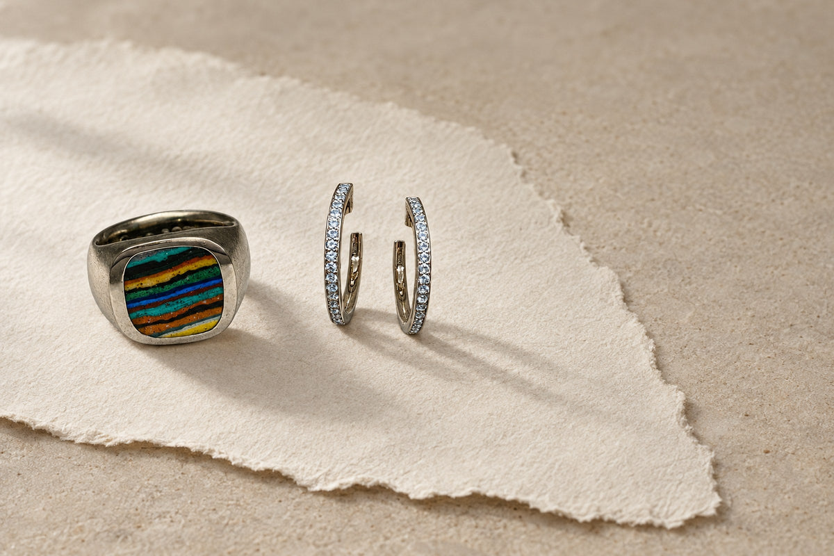 Lesunja Jewellery under 5000 CHF - Signet Ring Palladium With Rainbow Chrysocolla, handgefertigt in der Schweiz