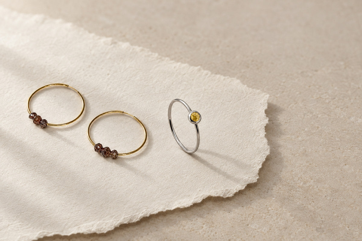 Lesunja Rough Diamonds Jewellery - Yellow Gold Hoop Classic Brown Diamonds 04, handgefertigt in der Schweiz