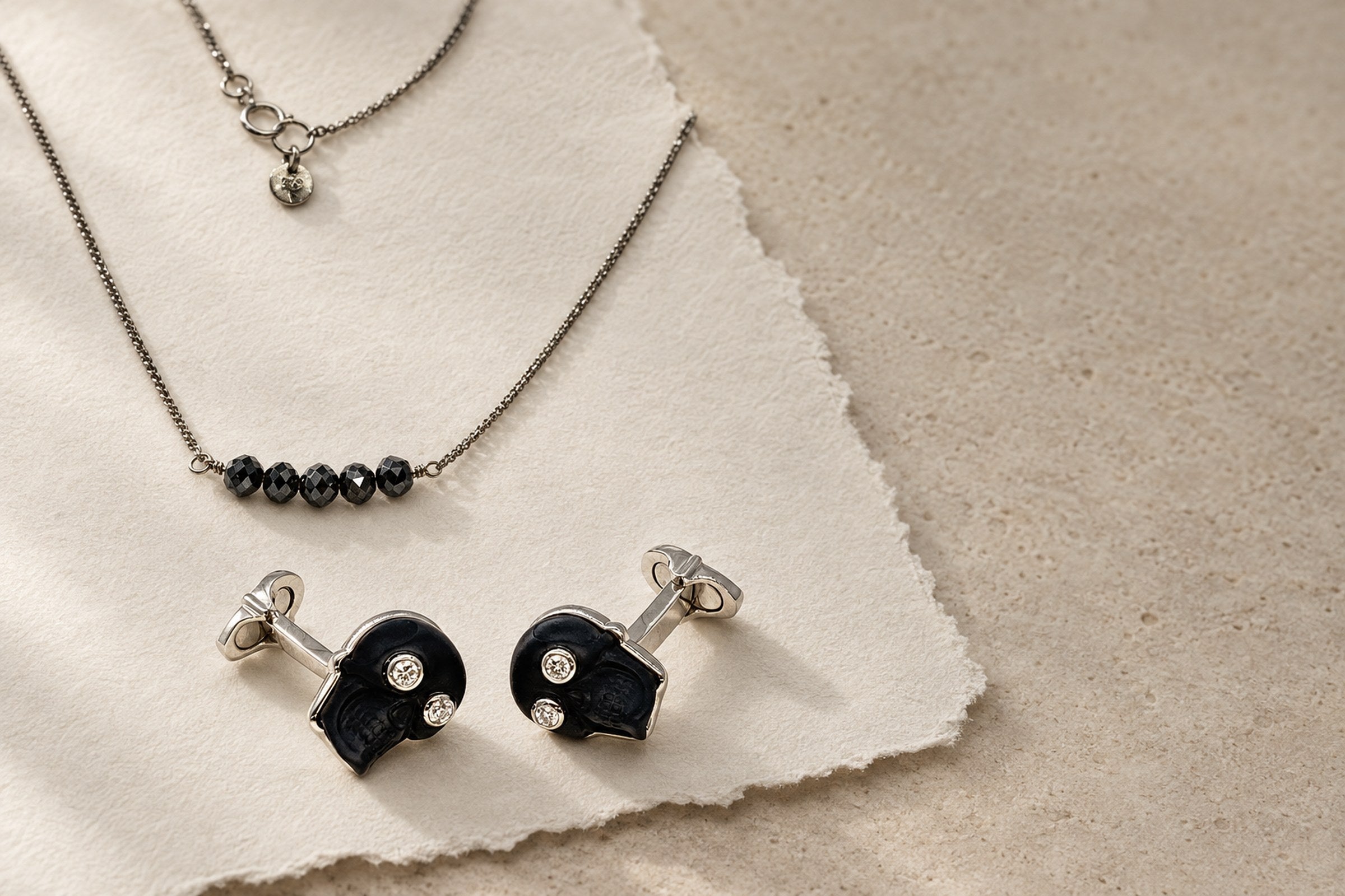 Lesunja Black Gemstones Jewellery - Necklace White Gold Black Diamonds, handgefertigt in der Schweiz