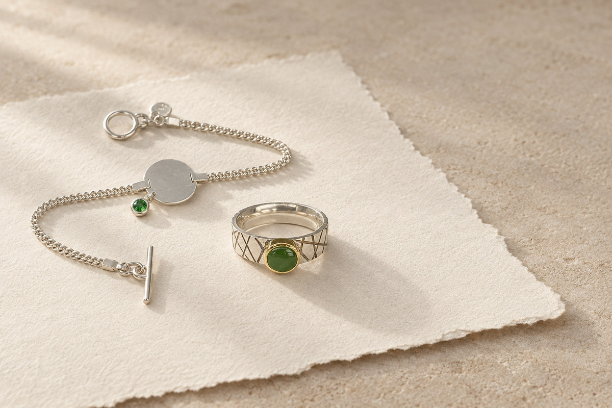 Lesunja Green Gemstone Jewellery - Tsavorite Silver Bracelet, handgefertigt in der Schweiz