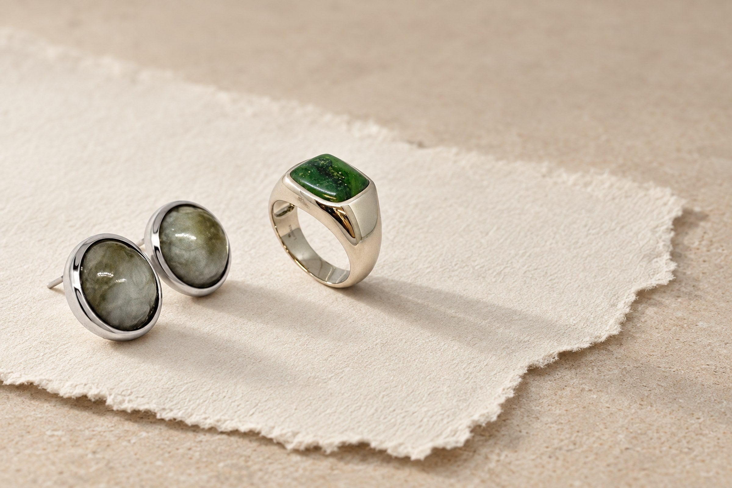 Lesunja Jade Jewellery - Bubbles Jade White Gold Studs, handgefertigt in der Schweiz