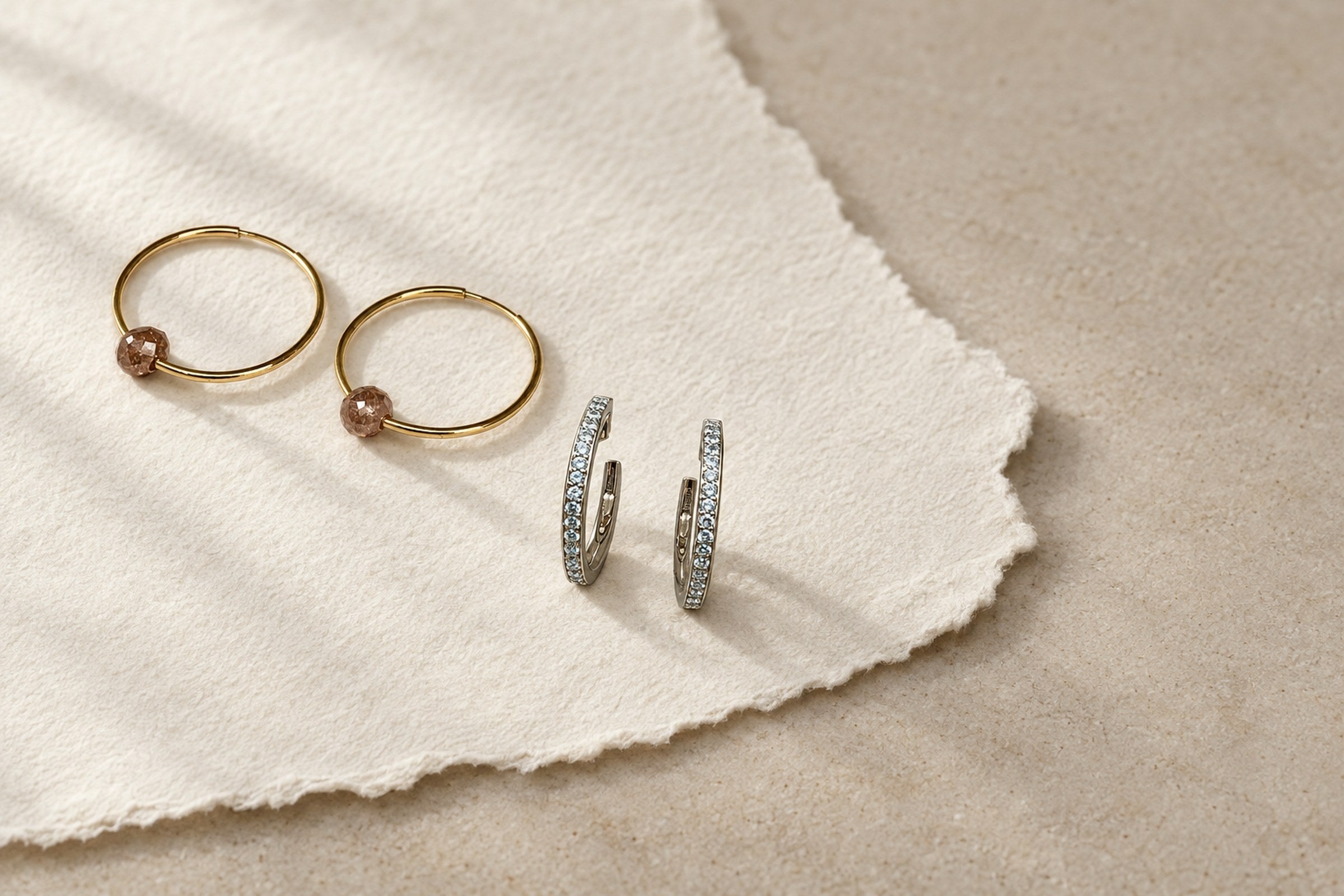 Lesunja Earrings - Yellow Gold Hoop Classic brown Diamonds 02, handgefertigt in der Schweiz