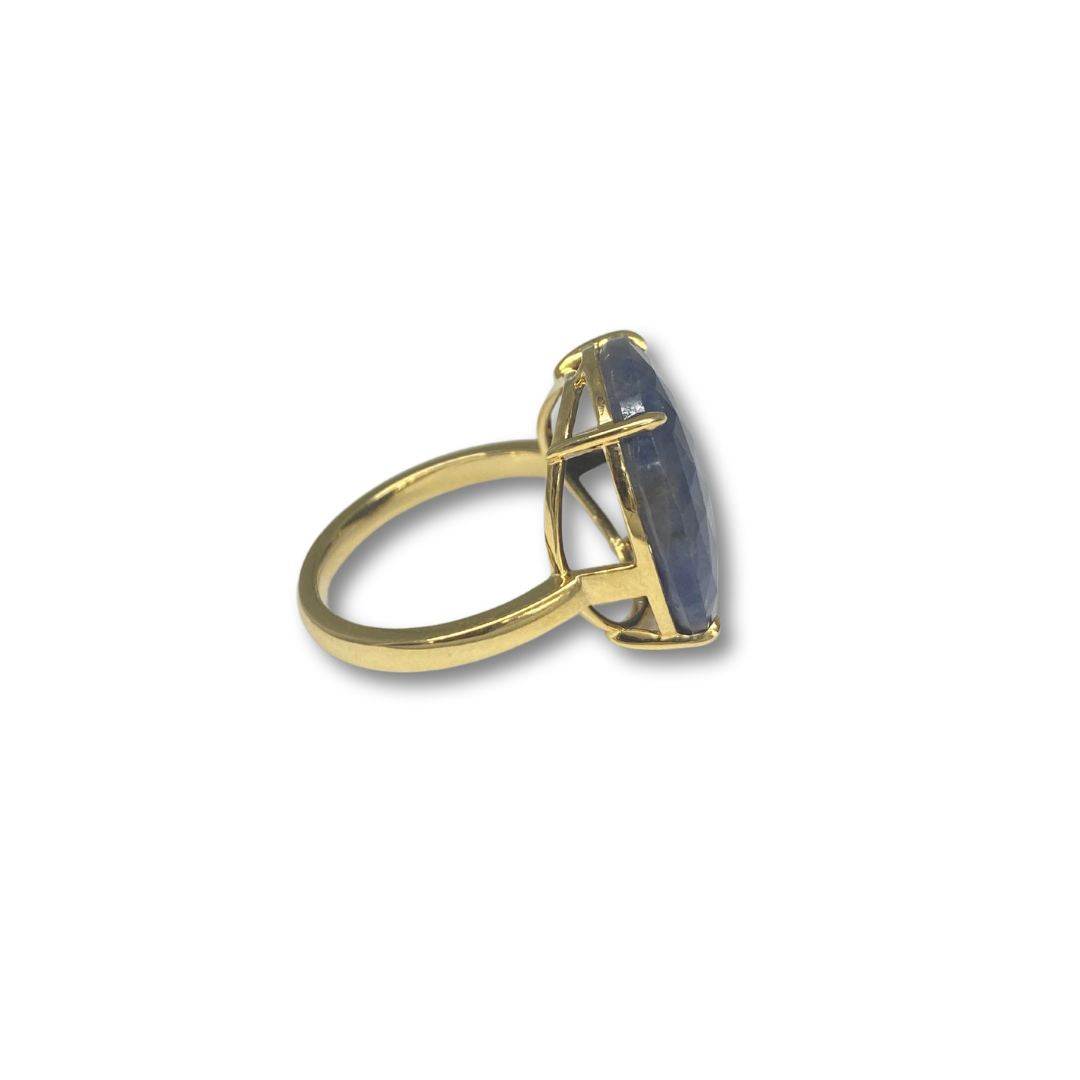 Lesunja Ocean XXY Boho Cocktail Ring Yellow Gold Blue Sapphire Shell, detail view, Lesunja atelier Zurich