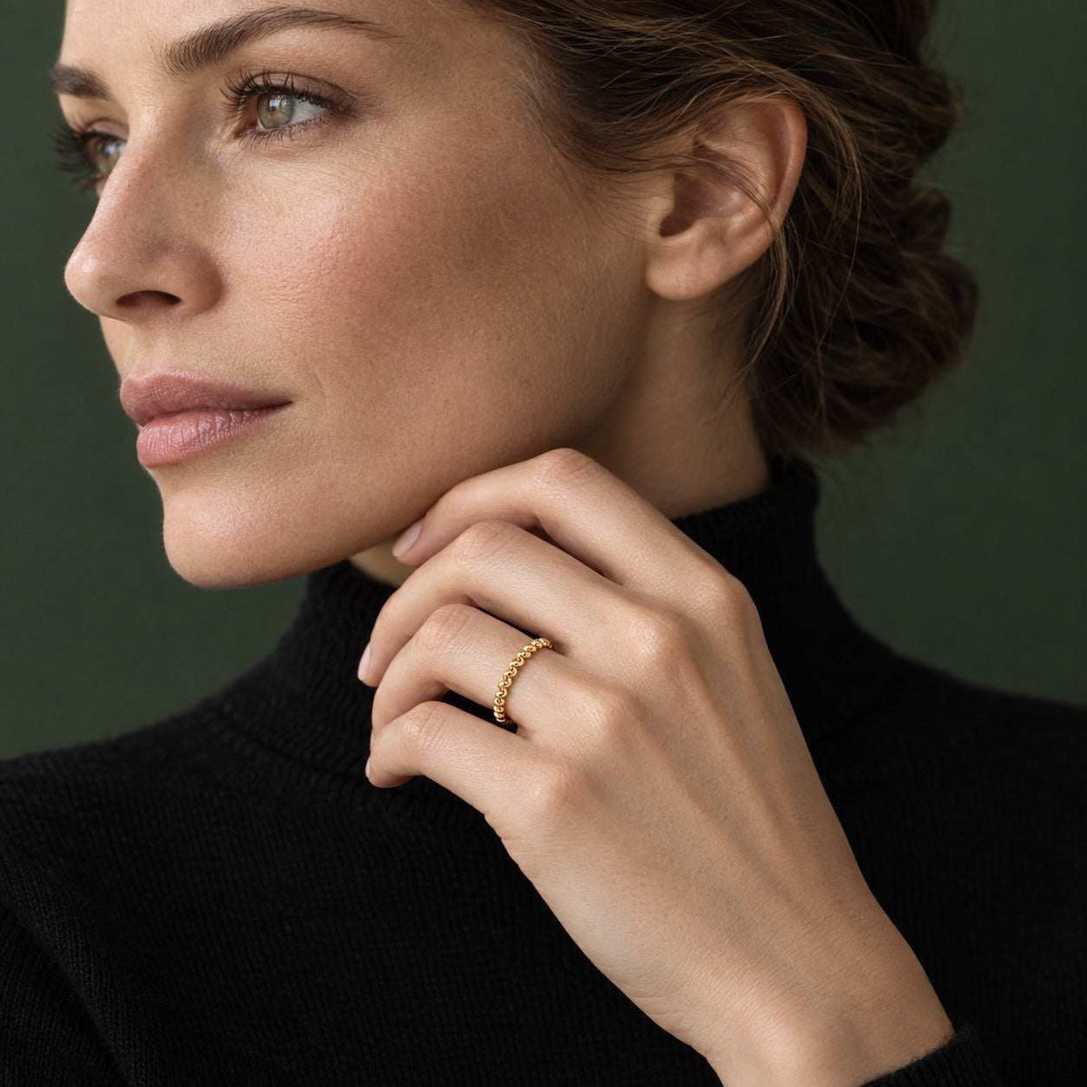 Model wearing the Lesunja Ring Rosé Gold Twisted Polished by Lesunja Fine Jewellery – AI-generated visualisation