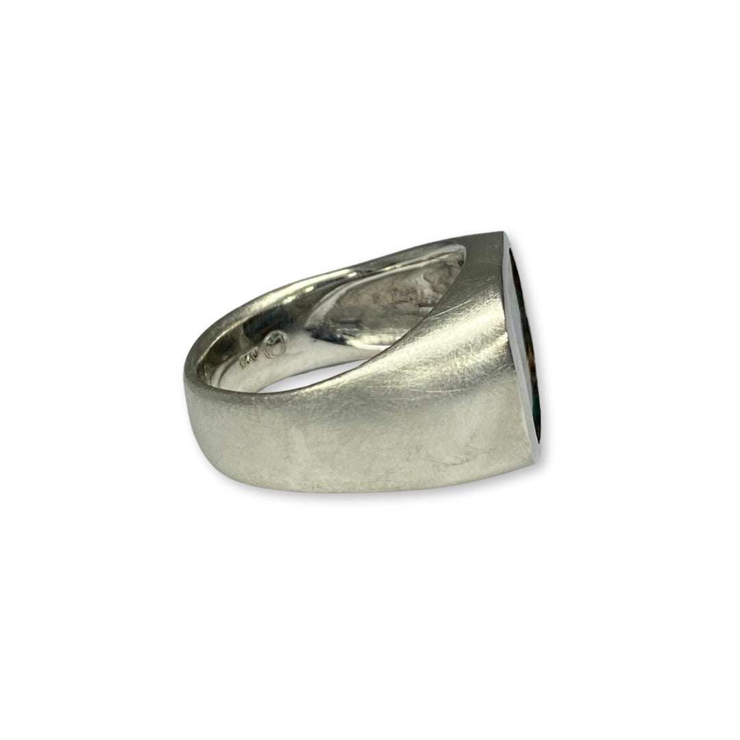 Lesunja Signet Ring Silver With Rainbow Chrysocolla, detail view, Lesunja atelier Zurich