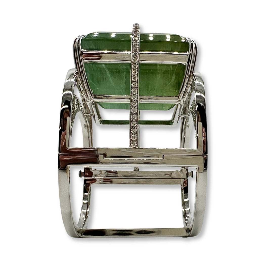 Lesunja Magnifique Bracelet White Gold Green Aquamarine Diamonds, detail view, Lesunja atelier Zurich