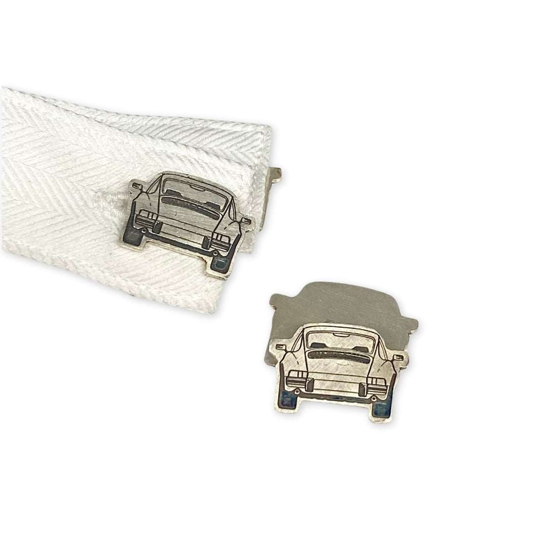 Lesunja cufflinks silver Porsche engraving, detail view, Lesunja atelier Zurich