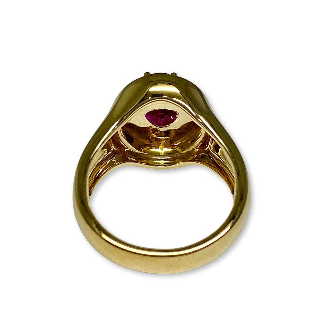 Lesunja Signet Ring Yellow Gold 9K Ruby Tourmaline Diamonds, detail view, Lesunja atelier Zurich