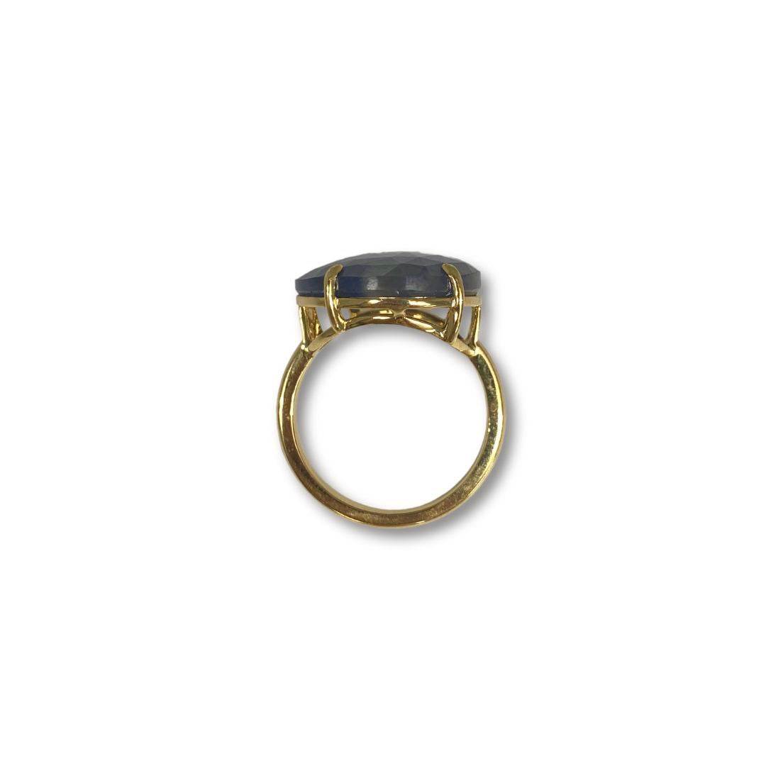 Lesunja Ocean XXY Boho Cocktail Ring Yellow Gold Blue Sapphire Shell, detail view, Lesunja atelier Zurich