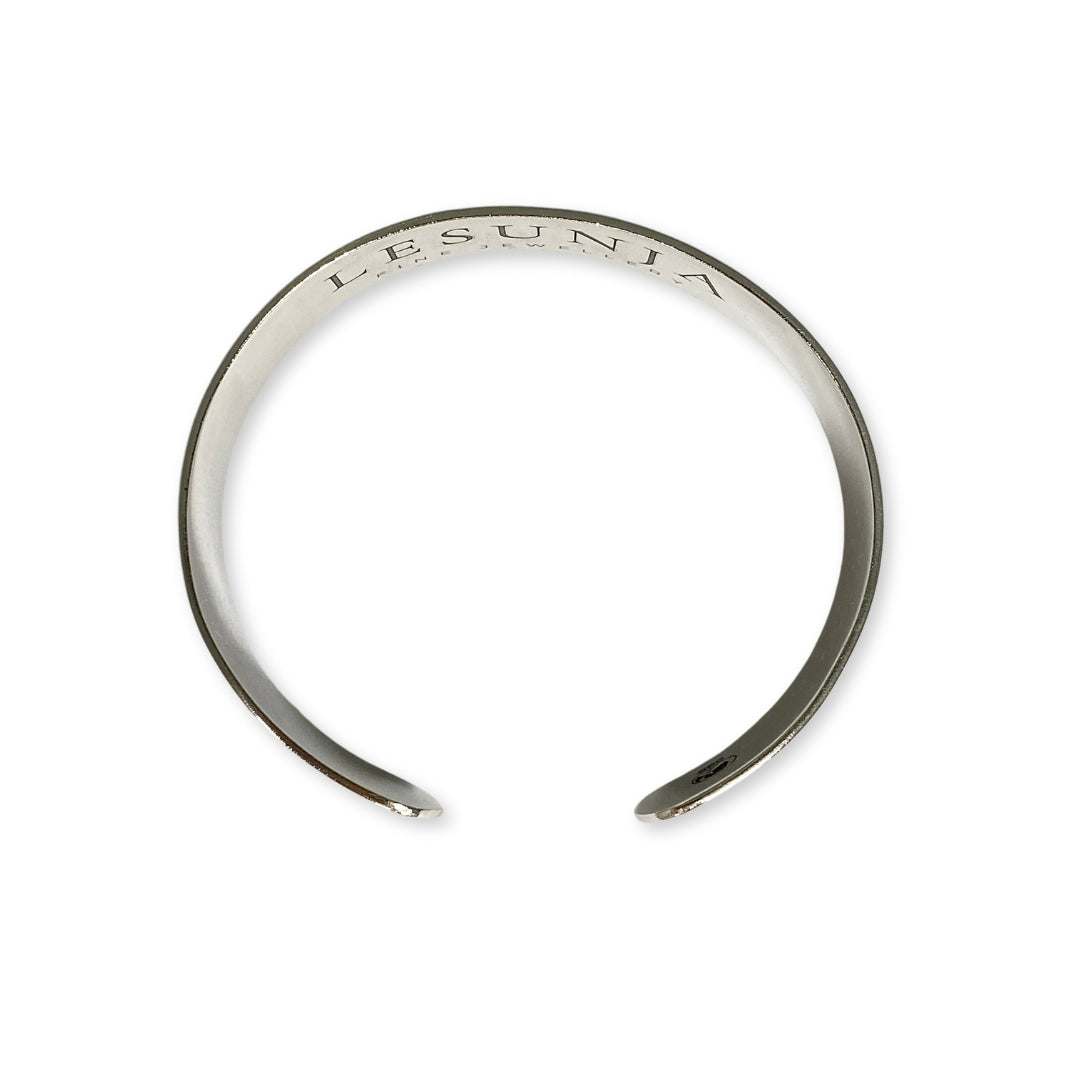 Lesunja St. Moritz Bangle Silver Mountains & Sun, detail view, Lesunja atelier Zurich