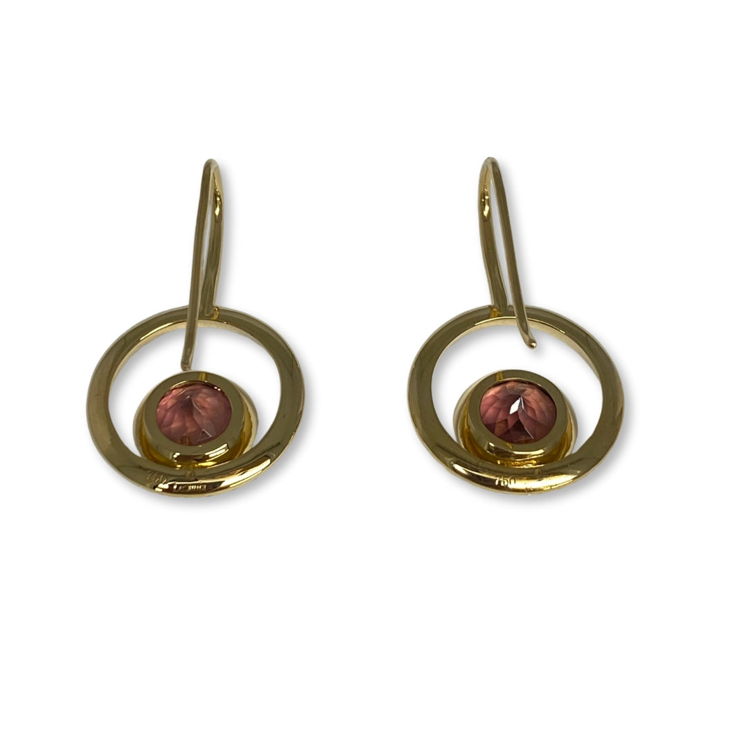 Lesunja yellow gold earrings with pink tourmaline and white diamonds.