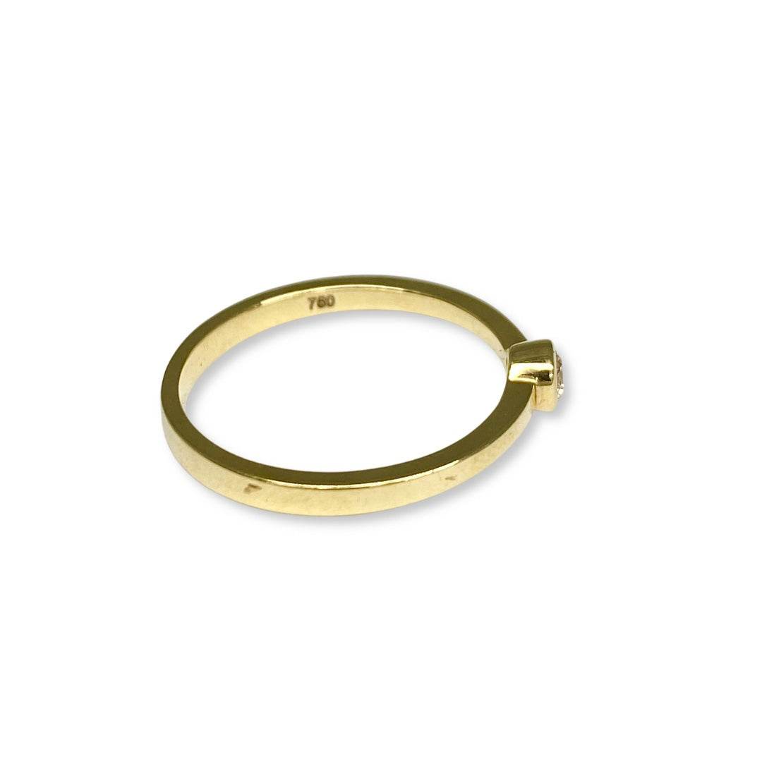 Lesunja Solitaire Engagement Ring Yellow Gold Diamond, detail view, Lesunja atelier Zurich