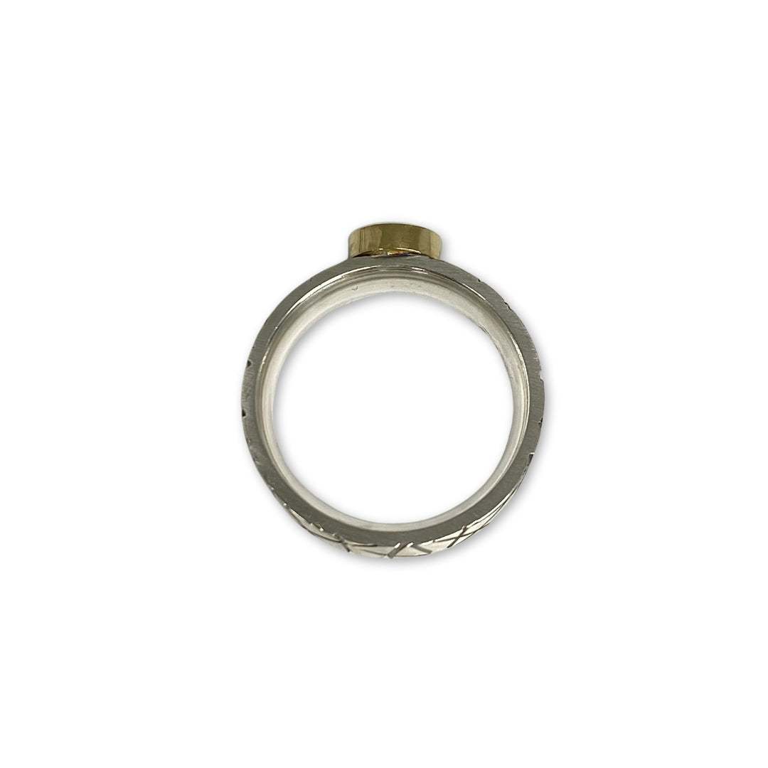 Lesunja Ring Silver Yellow Gold Green Jade, detail view, Lesunja atelier Zurich