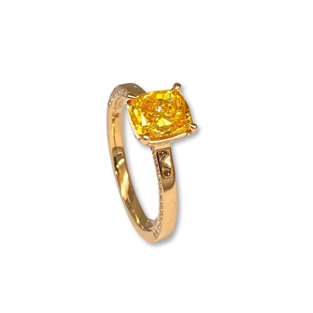 Lesunja Engagement Ring in 18K Rosé Gold with Fancy Yellow Diamond