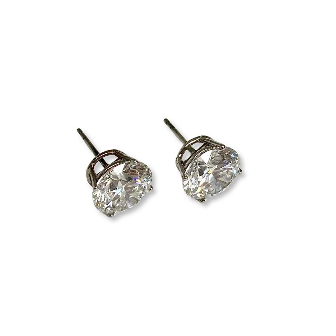 Lesunja Ear Studs White Gold White Diamonds 8,04ct., detail view, Lesunja atelier Zurich