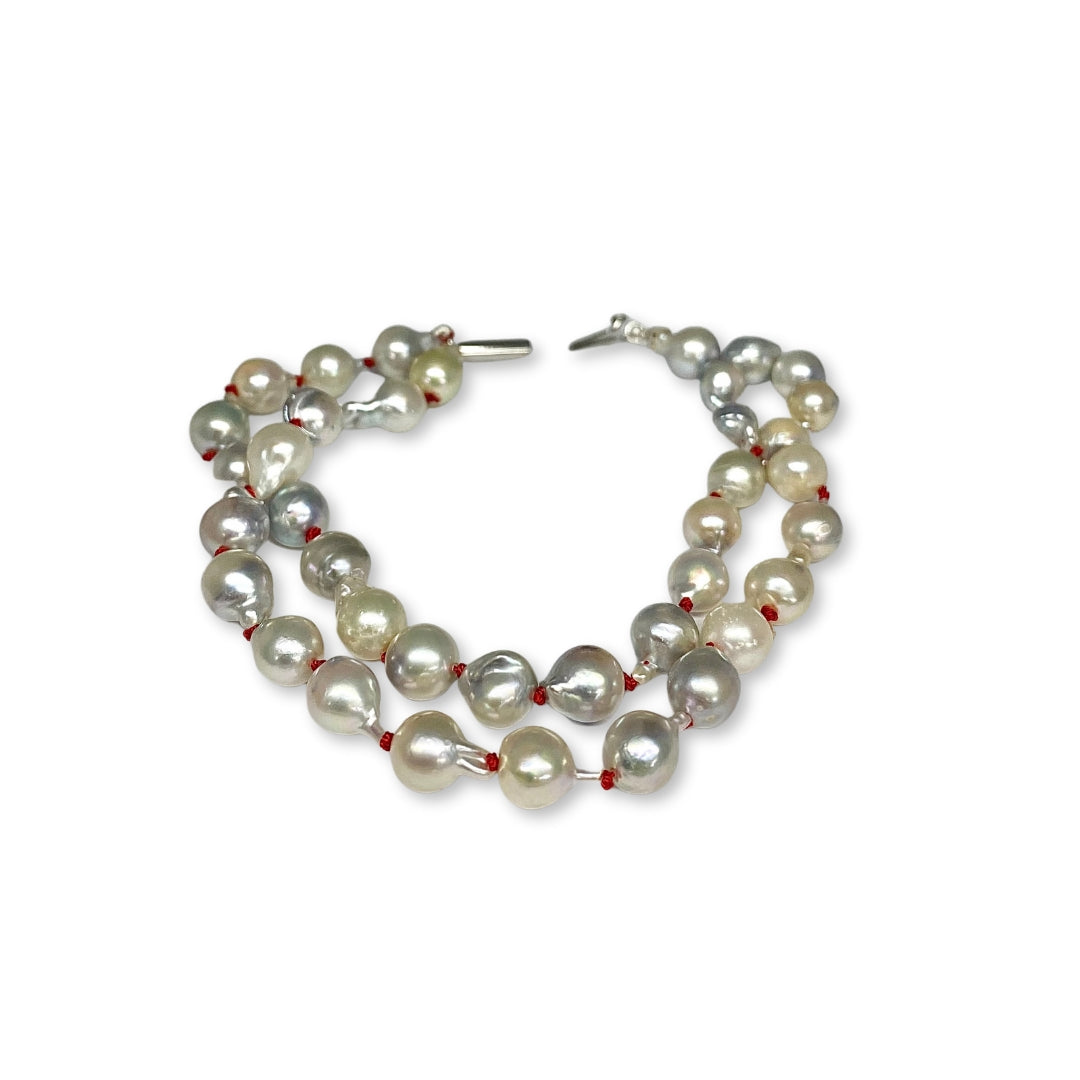 Lesunja bracelet yellow gold bluish Akoya saltwater pearls