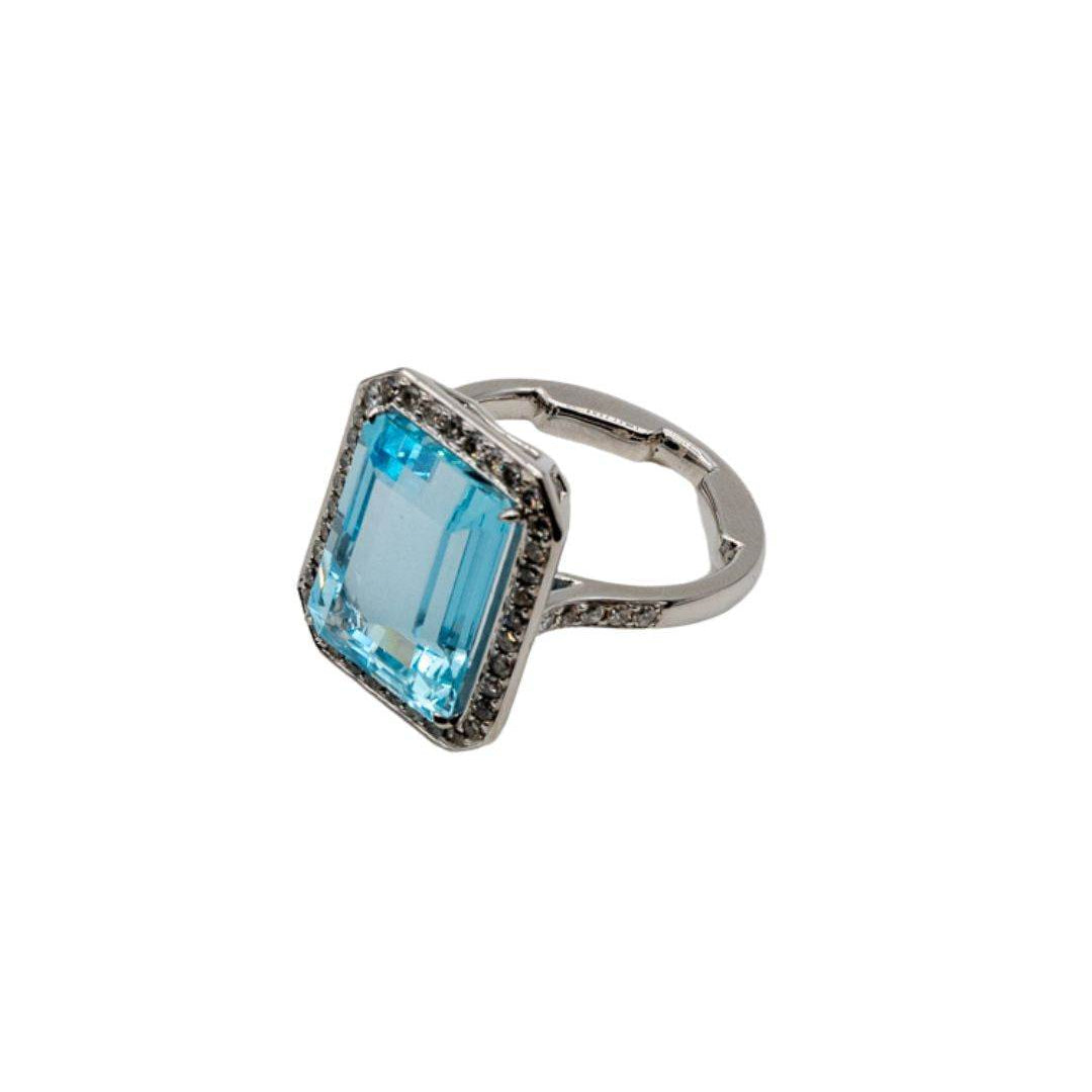 Lesunja Aquamarine Platinum Ring 10.3ct & Grey Diamonds, detail view, Lesunja atelier Zurich