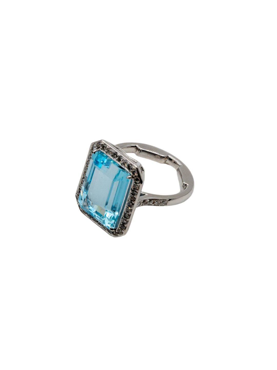 Lesunja Aquamarine Platinum Ring 10.3ct & Grey Diamonds, detail view, Lesunja atelier Zurich