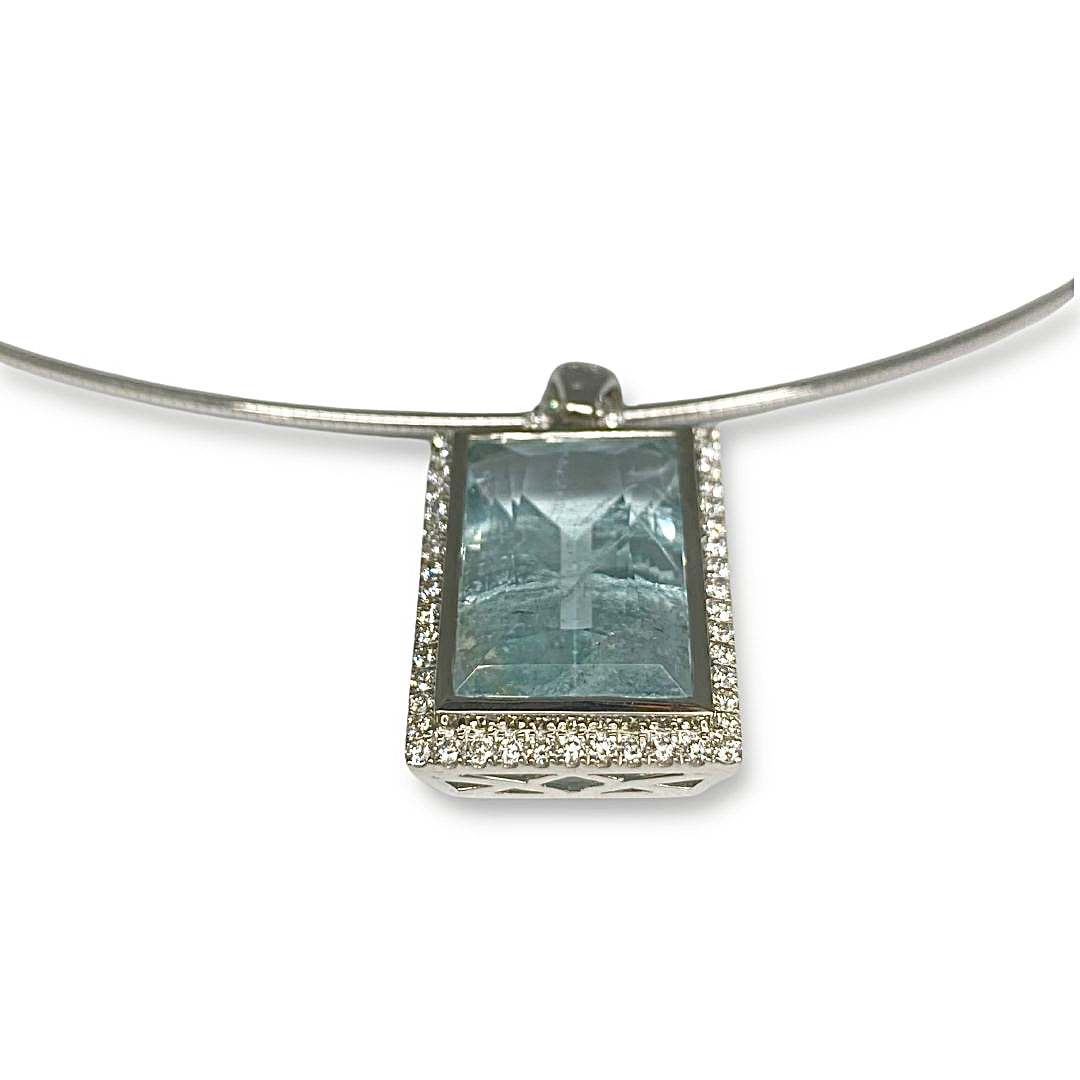 Lesunja Magnifique Necklace Platinum Aquamarine Diamonds, detail view, Lesunja atelier Zurich
