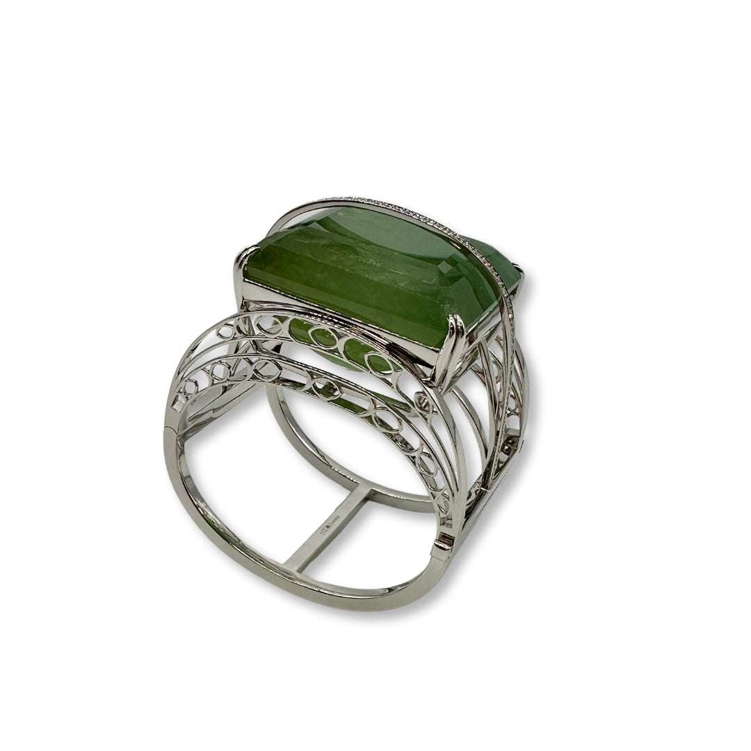 Lesunja Magnifique Bracelet White Gold Green Aquamarine Diamonds, detail view, Lesunja atelier Zurich