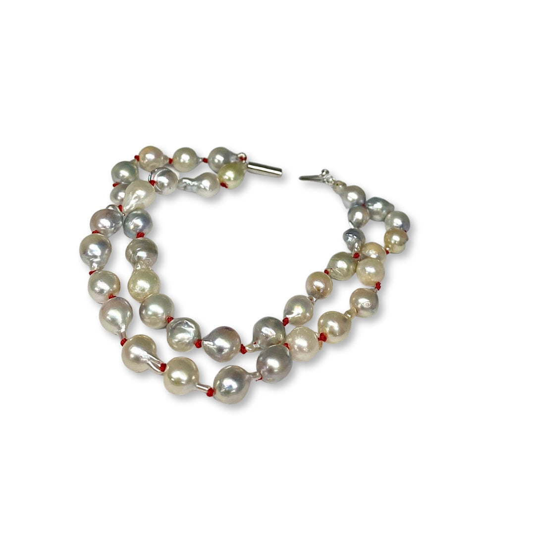 Lesunja bracelet yellow gold bluish Akoya saltwater pearls