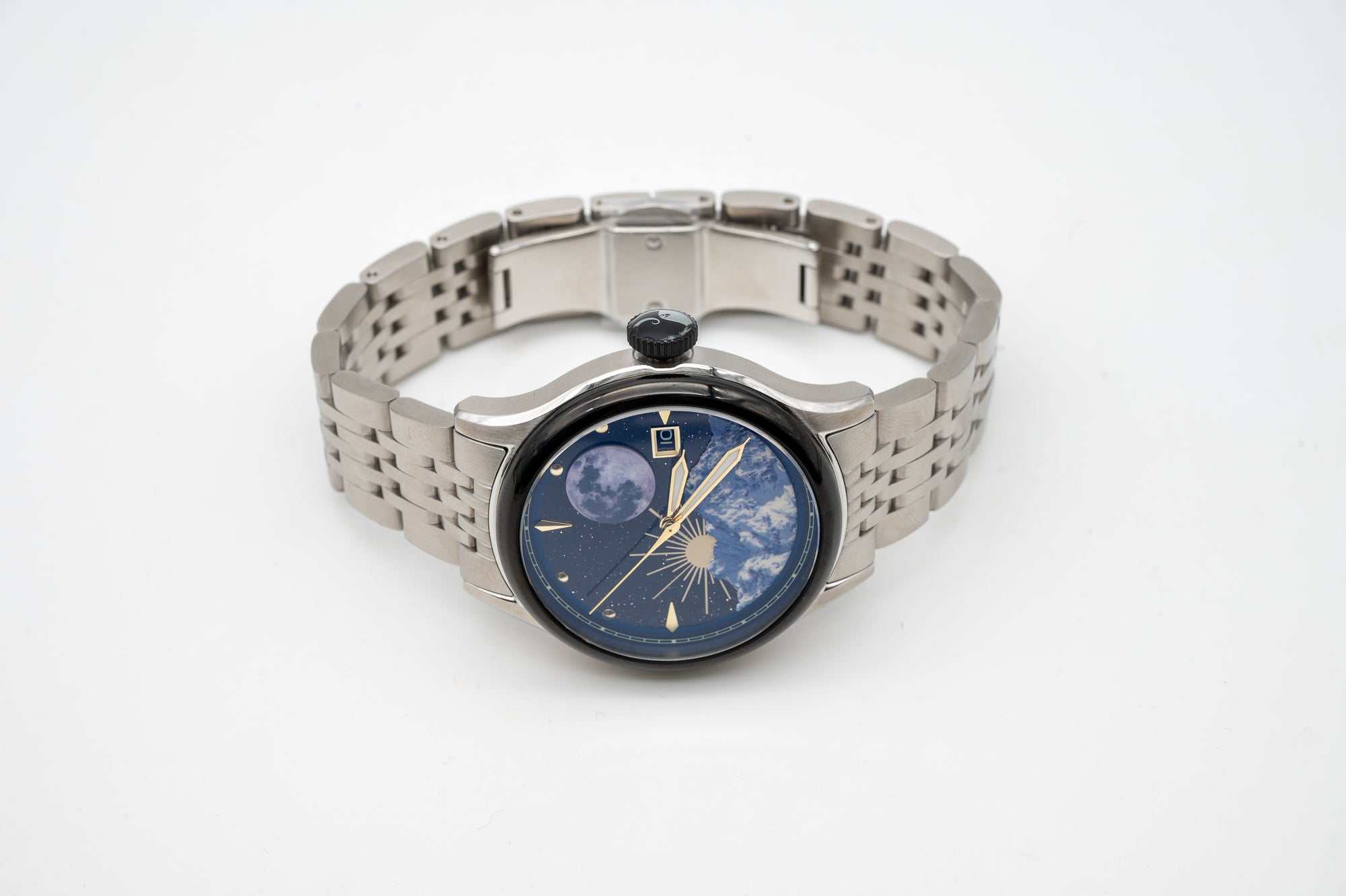Lesunja Mountain Watch Black, detail view, Lesunja atelier Zurich
