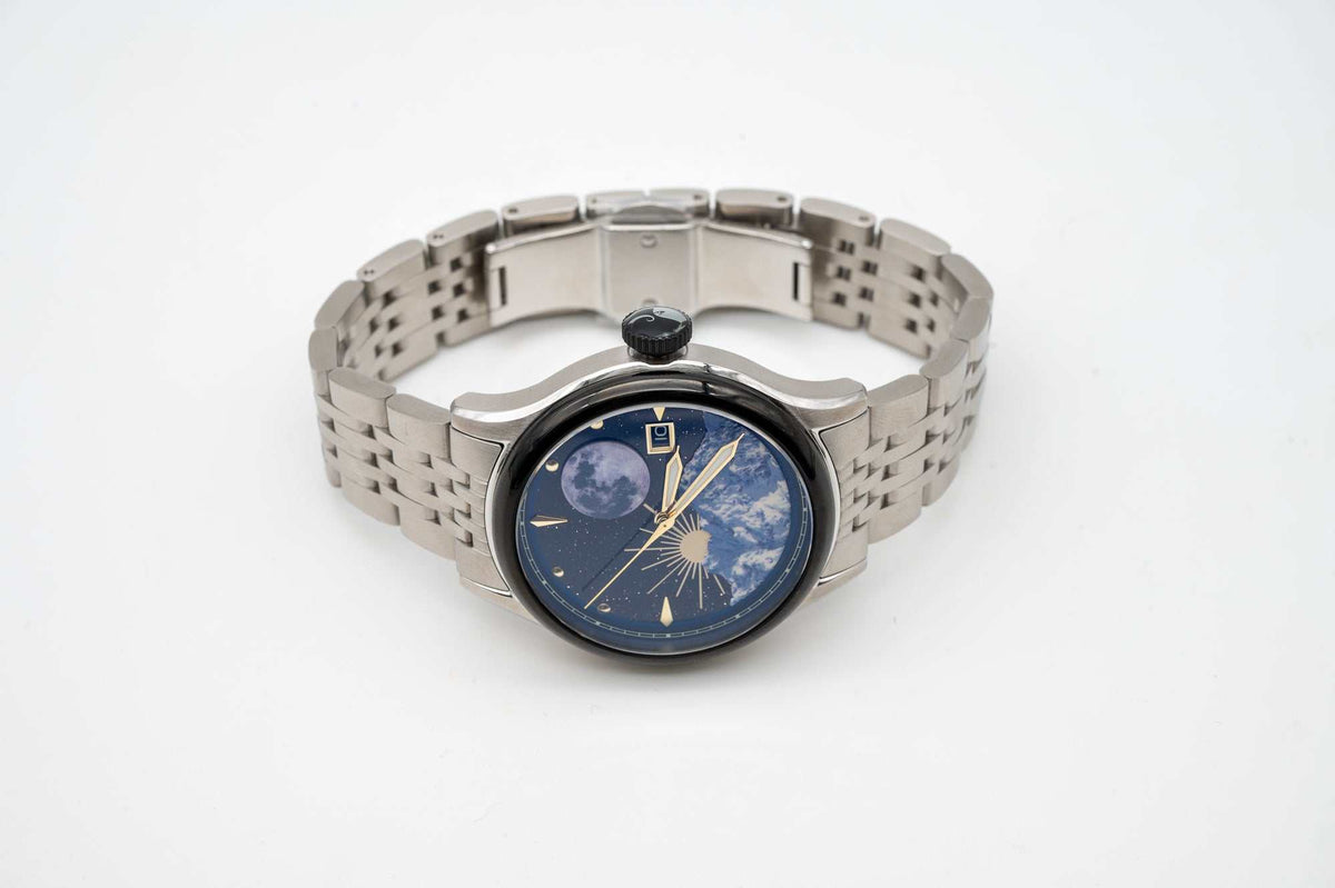 Lesunja Mountain Watch Black, detail view, Lesunja atelier Zurich