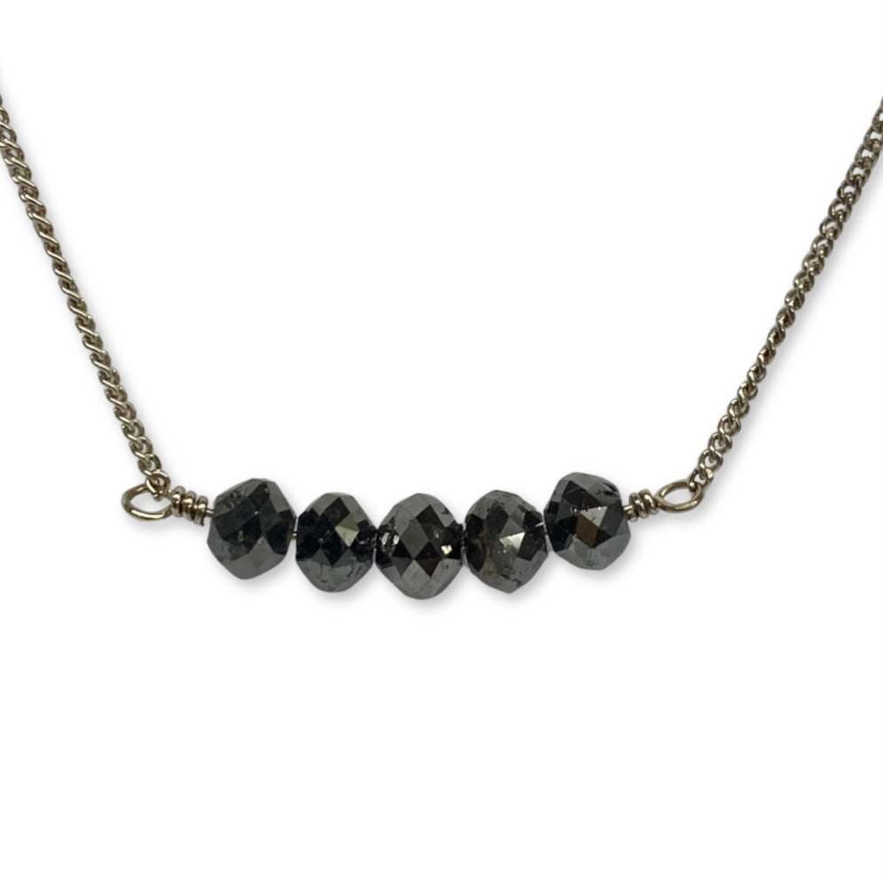 Lesunja Necklace White Gold Black Diamonds, detail view, Lesunja atelier Zurich