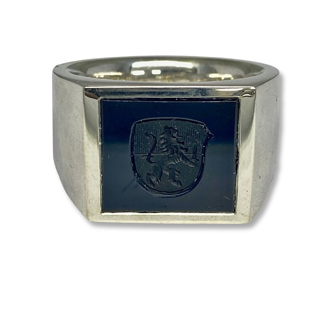 Lesunja Signet Ring Silver Dark Blue Agate Engraved