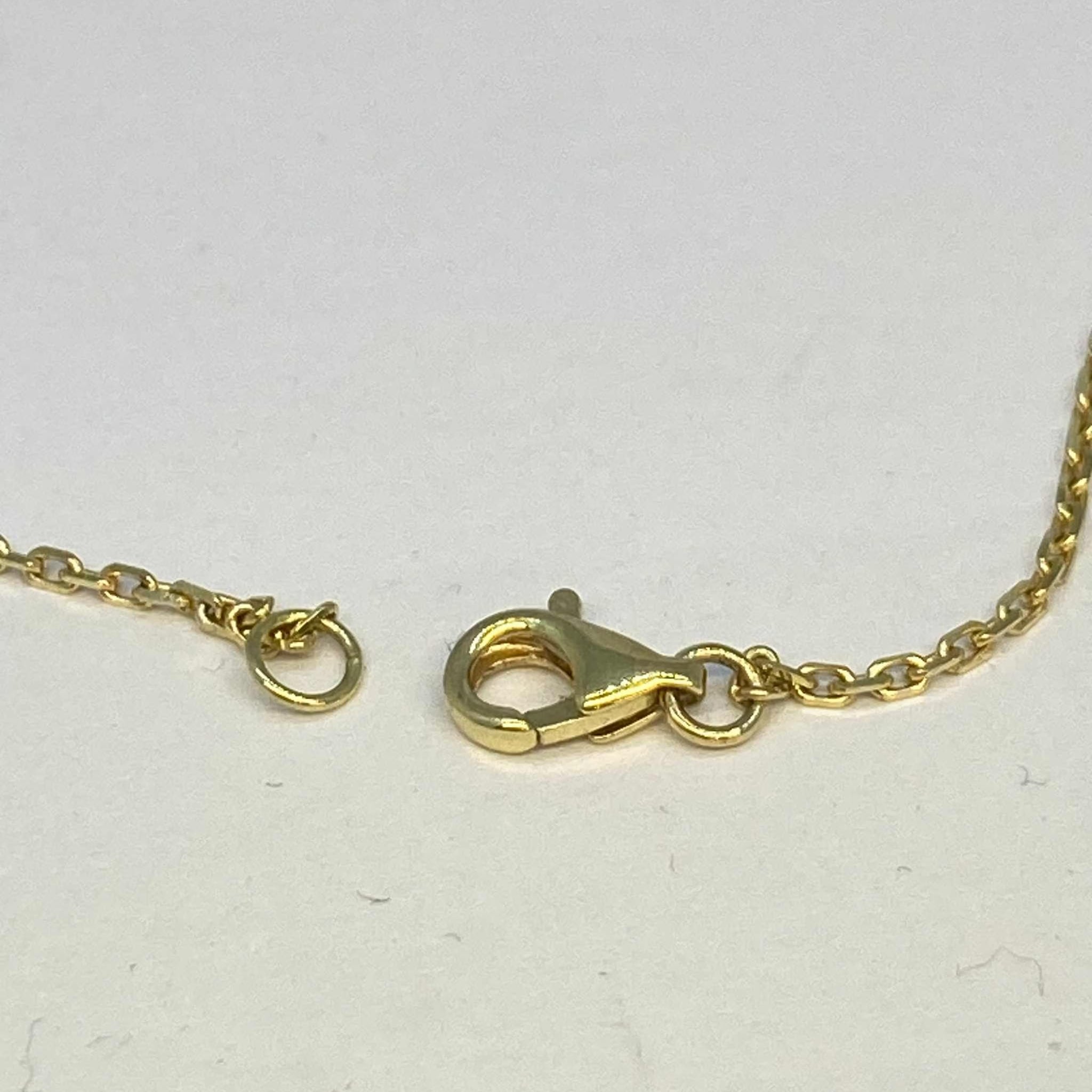 Lesunja Breuninger Bear Necklace 18K Gold 18 x 0.08ct Diamonds, detail view, Lesunja atelier Zurich