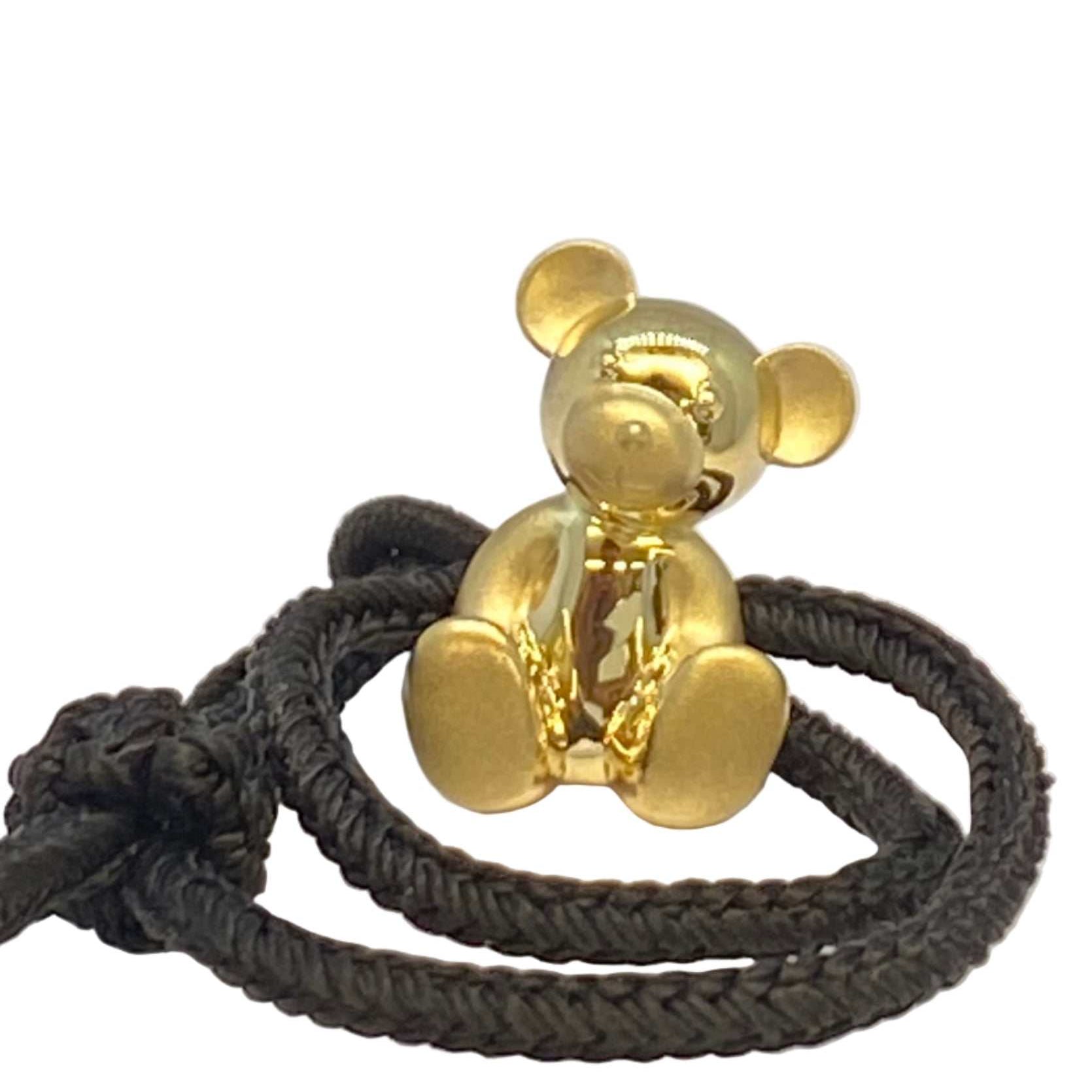 Lesunja Breuninger Bear Bracelet 9K Gold, detail view, Lesunja atelier Zurich