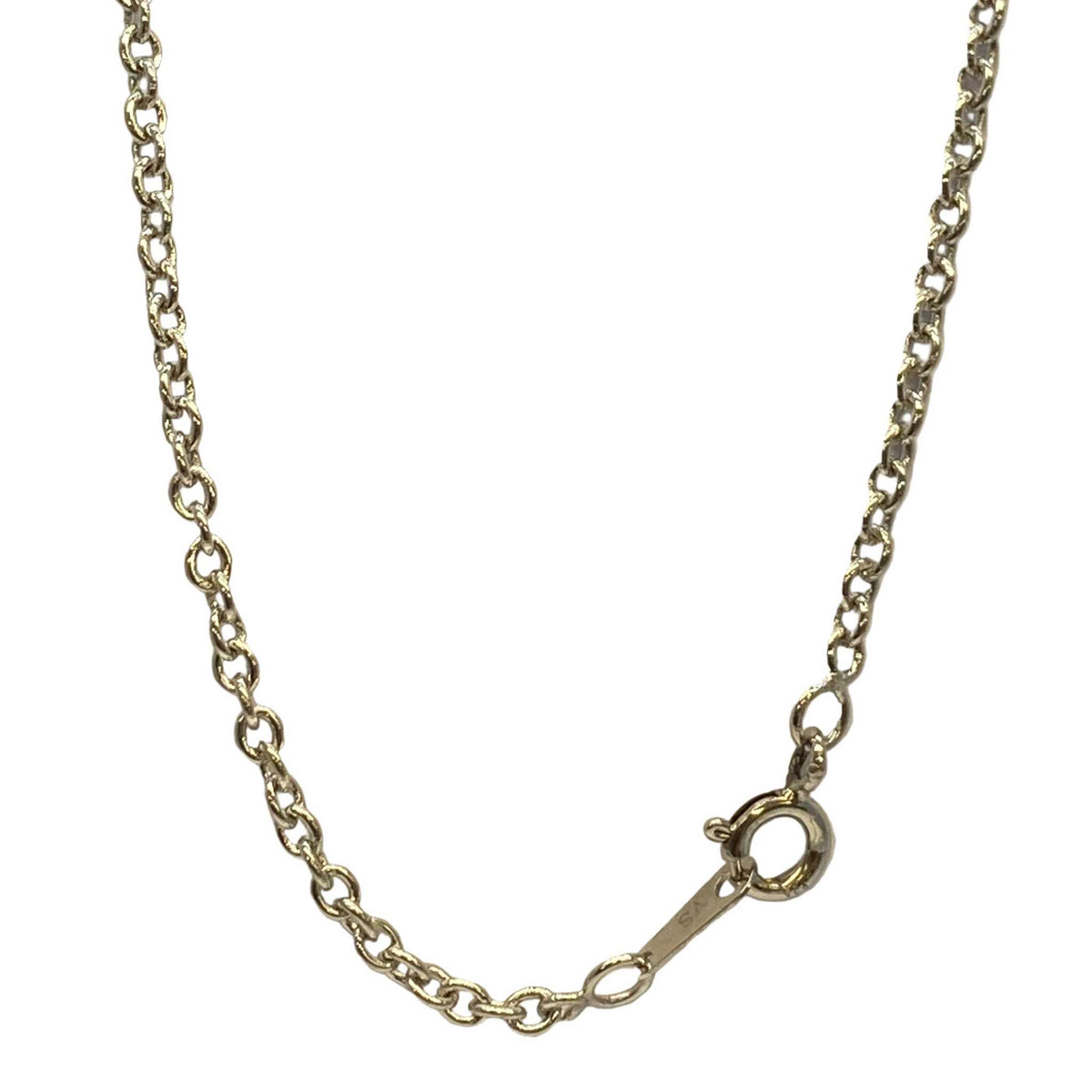 Lesunja Silver Letter O Necklace, detail view, Lesunja atelier Zurich