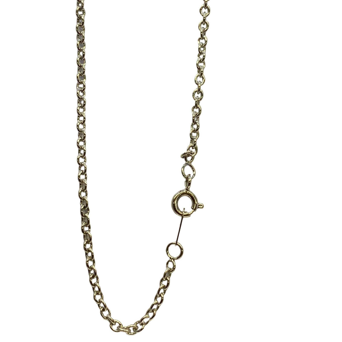 Lesunja Silver Letter P Necklace, detail view, Lesunja atelier Zurich