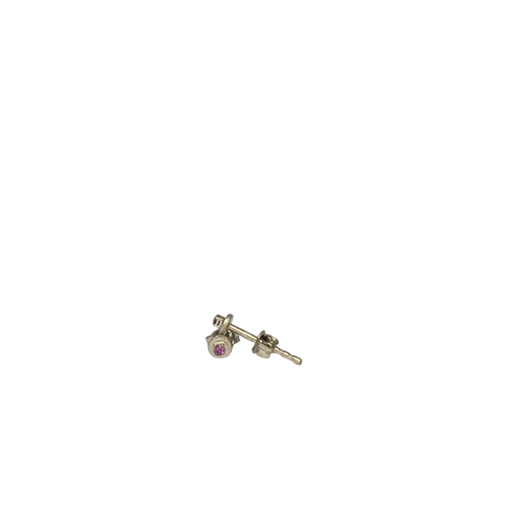 Lesunja White Gold 750 18K Earrings, detail view, Lesunja atelier Zurich
