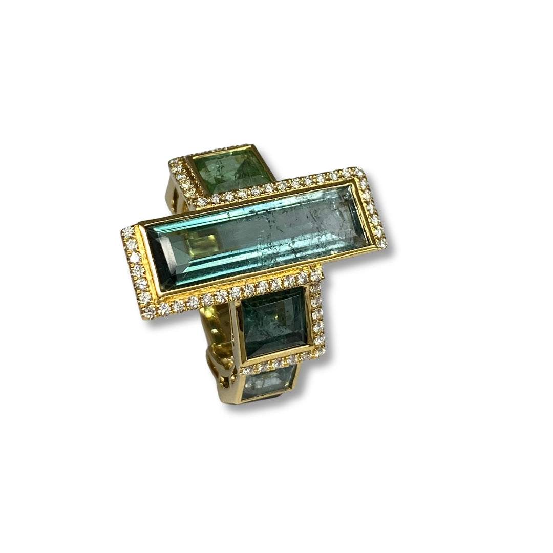 Lesunja cocktail ring in 18K yellow gold with green tourmalines and white diamonds.