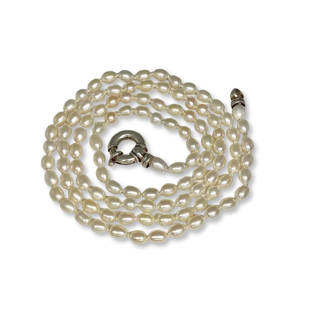 white pearl necklace