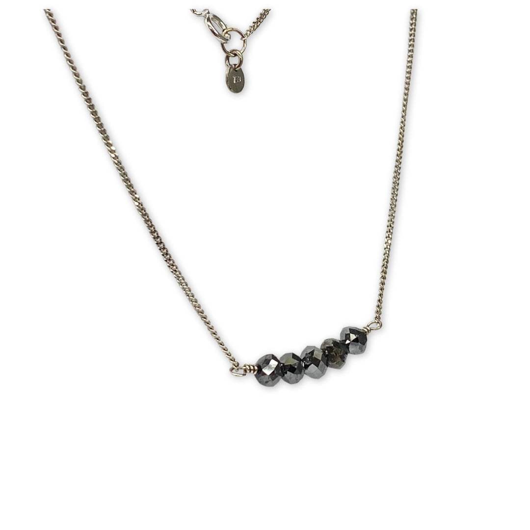 Lesunja Necklace White Gold Black Diamonds, detail view, Lesunja atelier Zurich