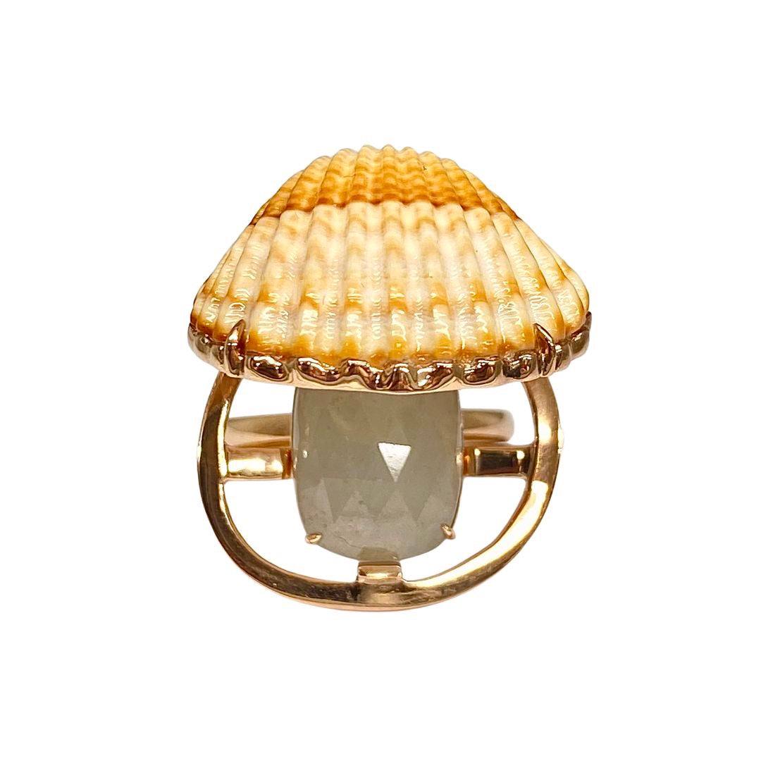 Gold Sapphire Venus Shell