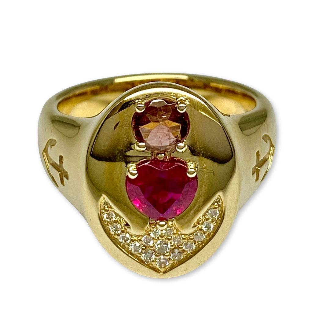Lesunja Signet Ring Yellow Gold 9K Ruby Tourmaline Diamonds, detail view, Lesunja atelier Zurich