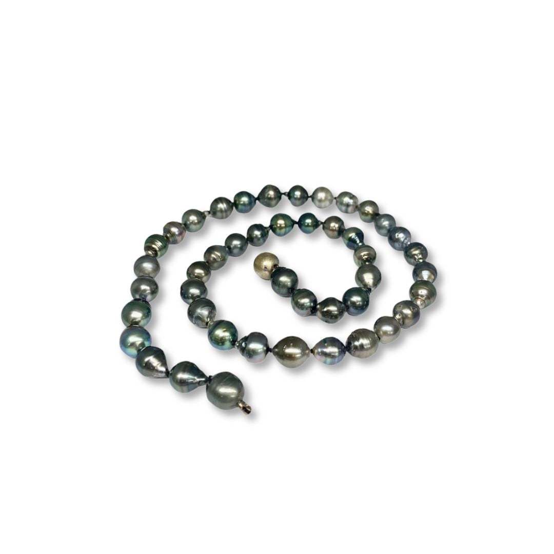 Lesunja Tahiti Pearl Necklace Black Silk, handmade fine jewellery from Switzerland