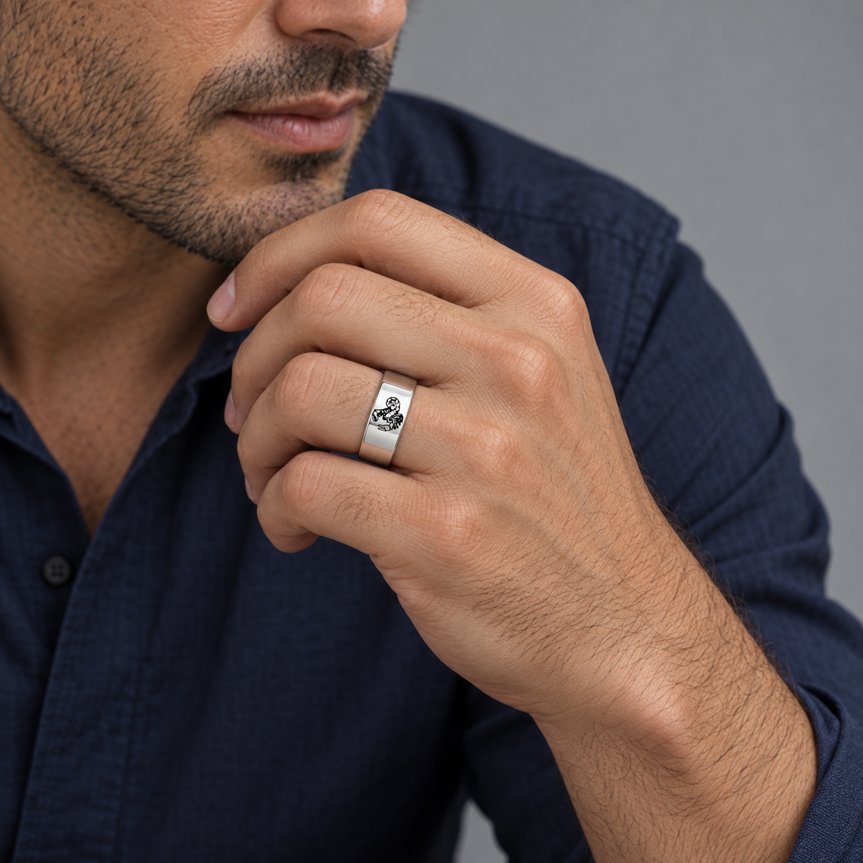 Model wearing the Lesunja Zodiac Scorpio Silver Band Ring Size 65.5