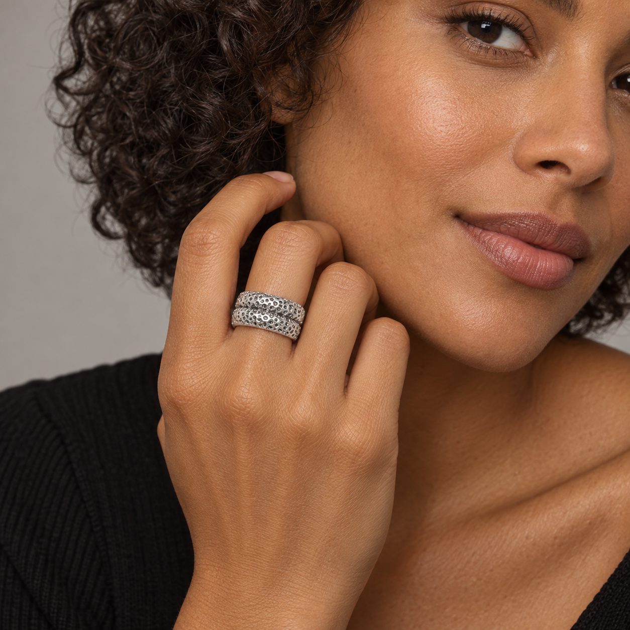 Model wearing the Lesunja Snails Silver Rings