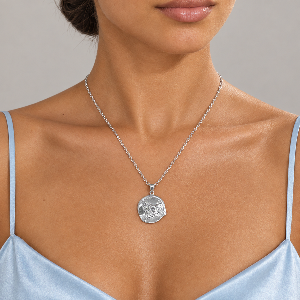 Model wearing the Lesunja Zodiac Leo Silver Anchor Chain Necklace