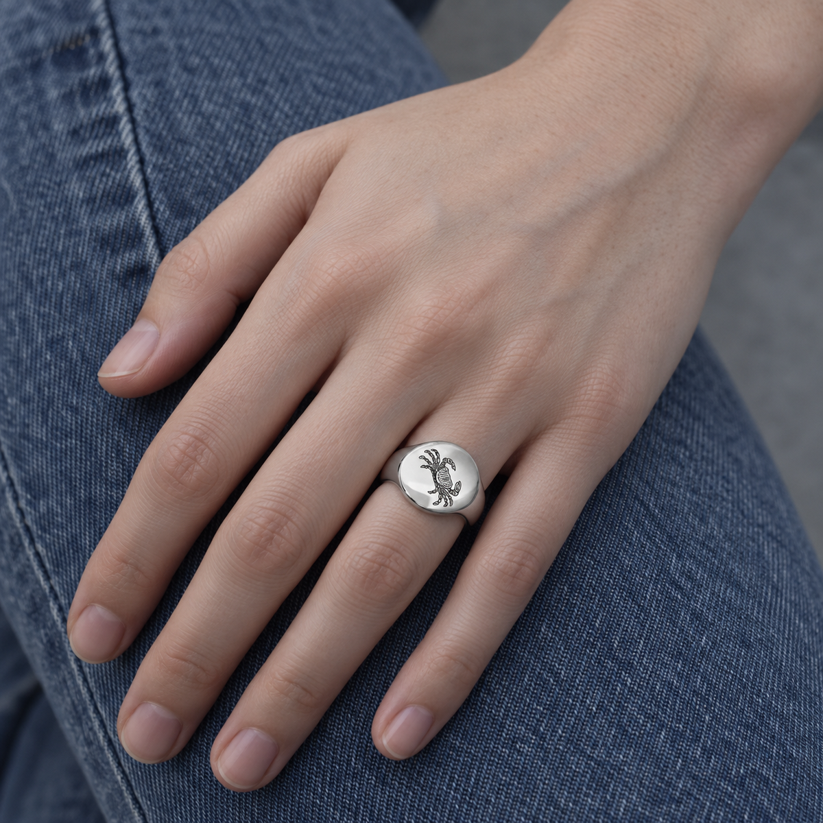 Model wearing the Lesunja zodiac Cancer Steel Ring