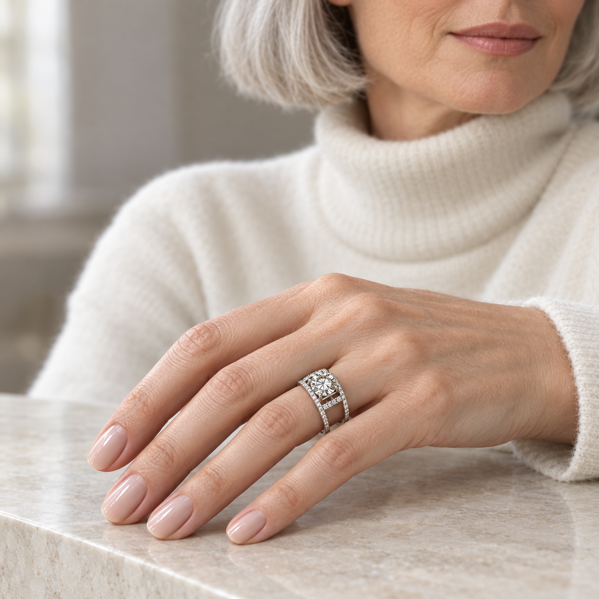 Model wearing the Lesunja Ring Platinum White Diamonds 3,59ct.